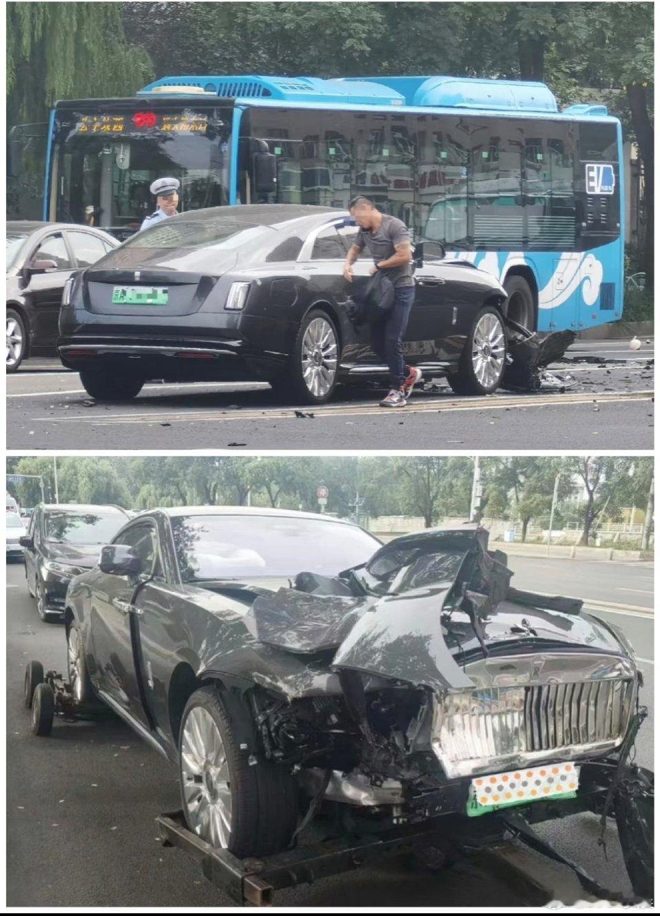 陈震再发文道歉车头撞车头图1是闪灵的车况，和完好无损的陈震图二是白车的车况，图三