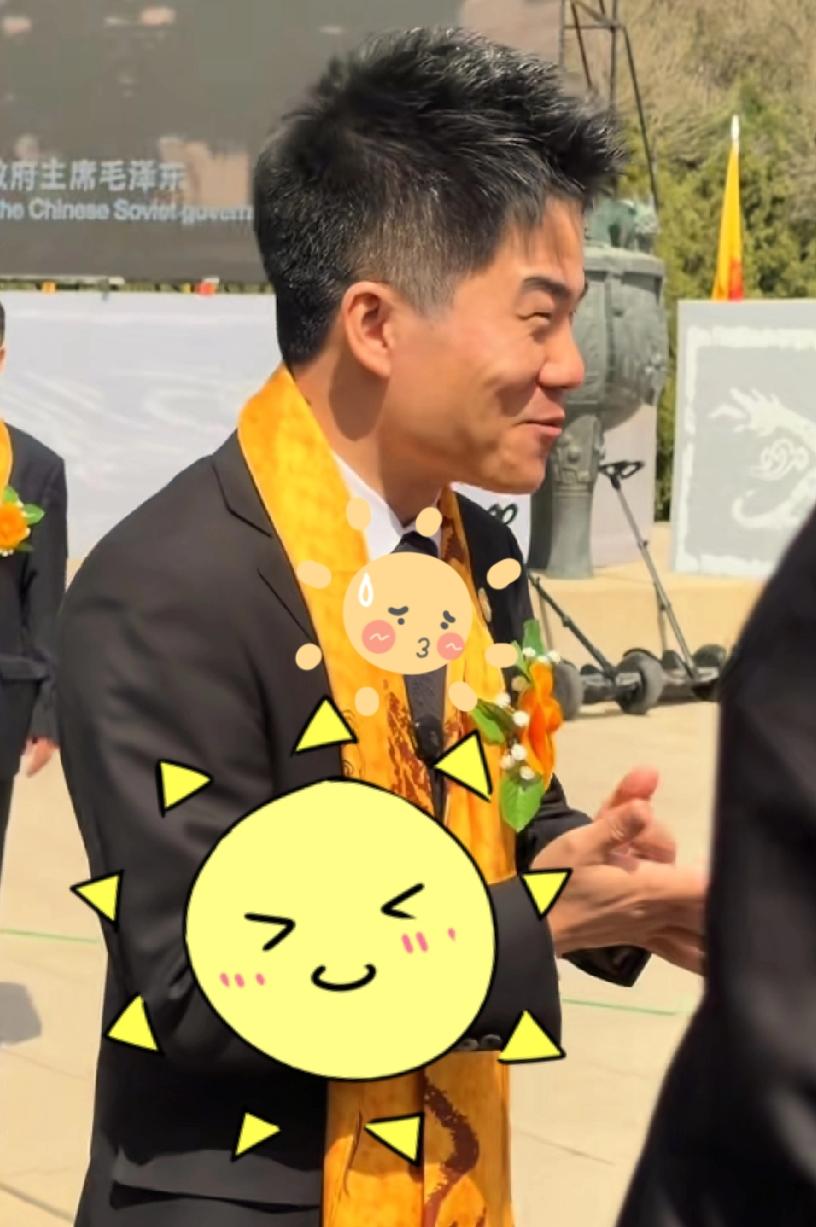 董宇辉的沉默，丈母娘们慷慨激昂的拥护，消费者对于售后的不认可。一个不合格的