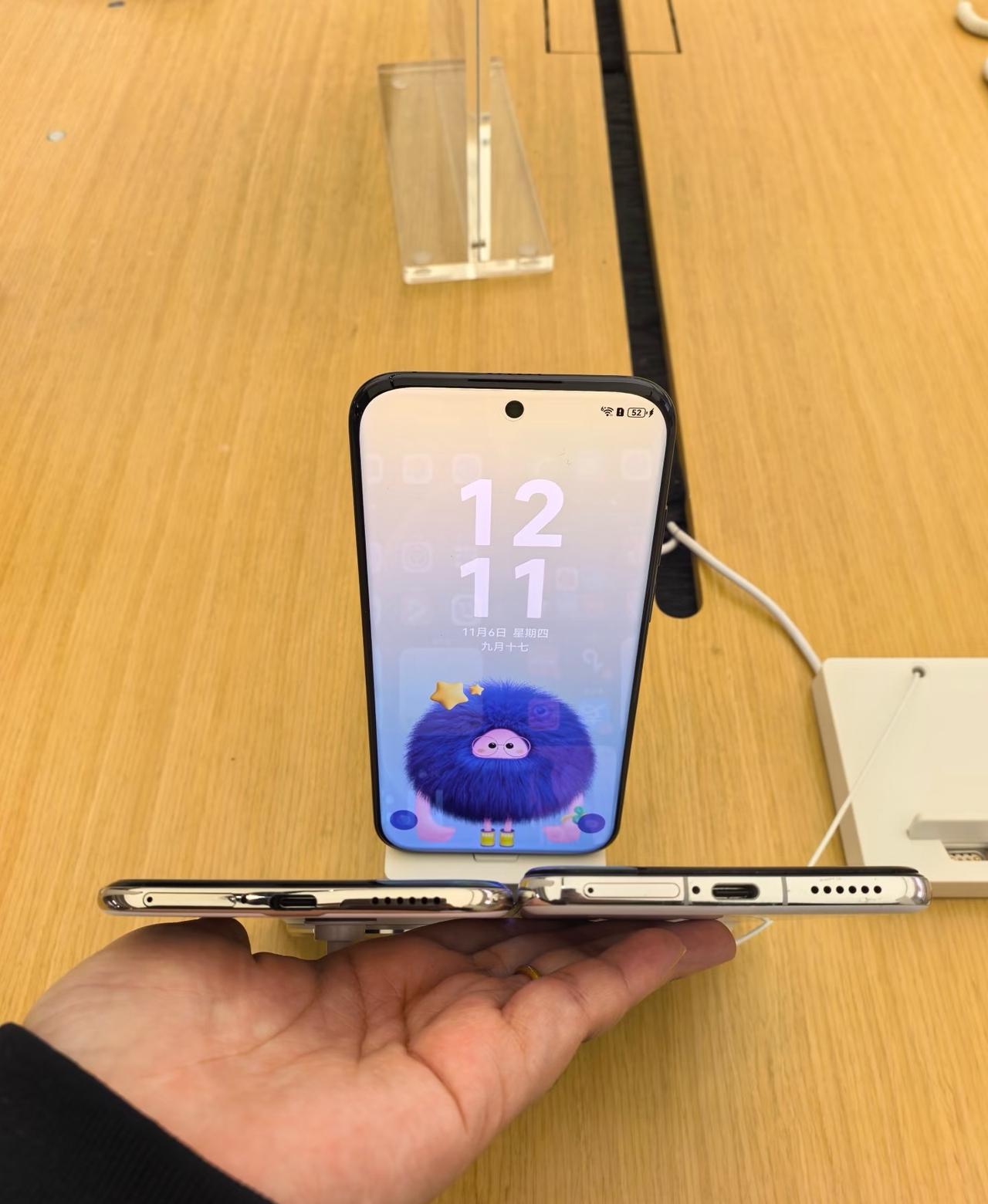 Mate70Air这么薄？这次air的手感确实很薄，还宽了一些，看起来胖