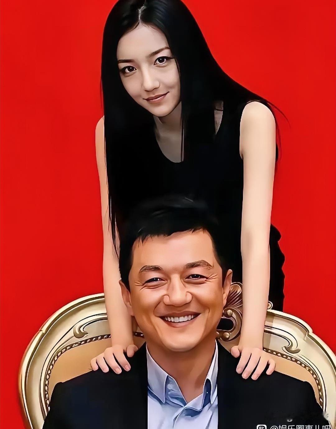李嫣这姑娘，真是越长越开了，小时候觉得像王菲，现在看很美，不得不佩服医美的高明，