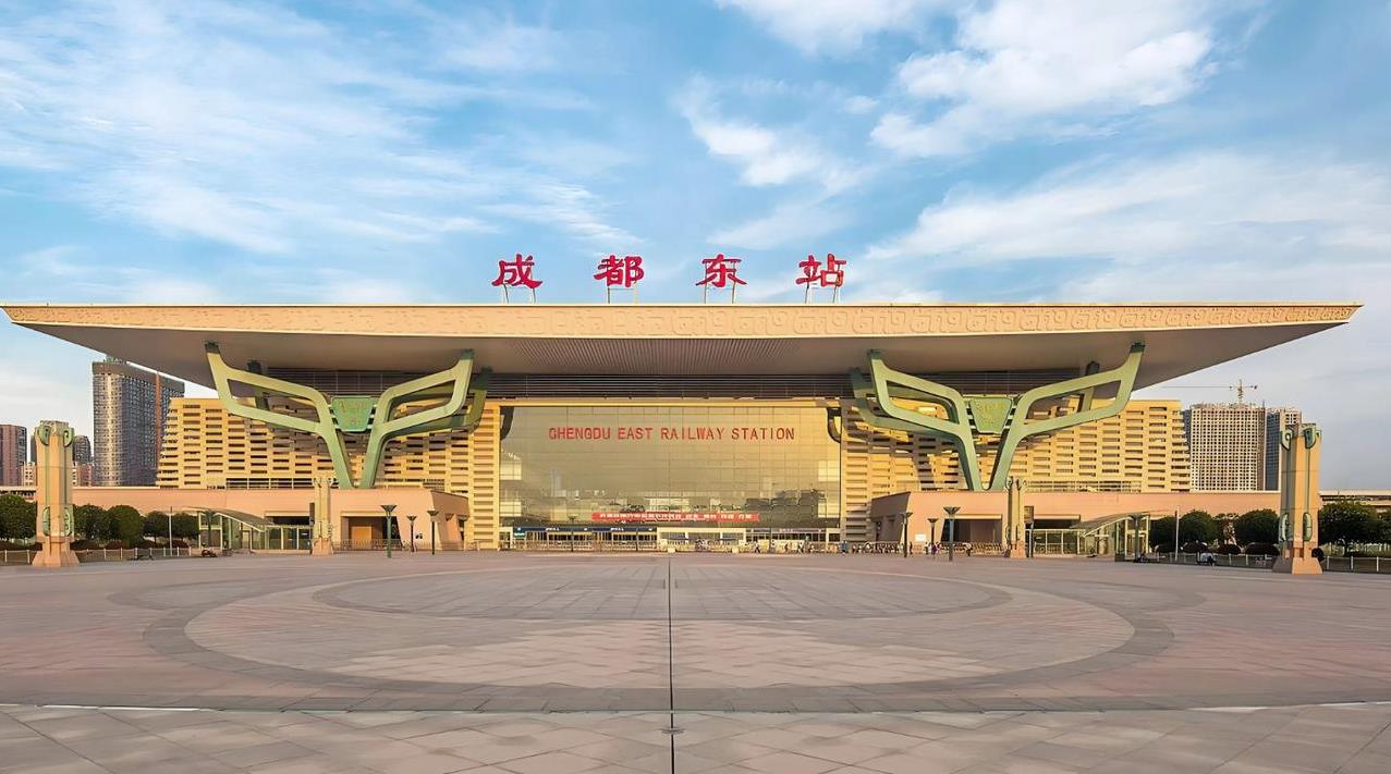 真心的希望，成都到重庆两地往返的高铁票能便宜一些。现在几乎跑个来回都得花300