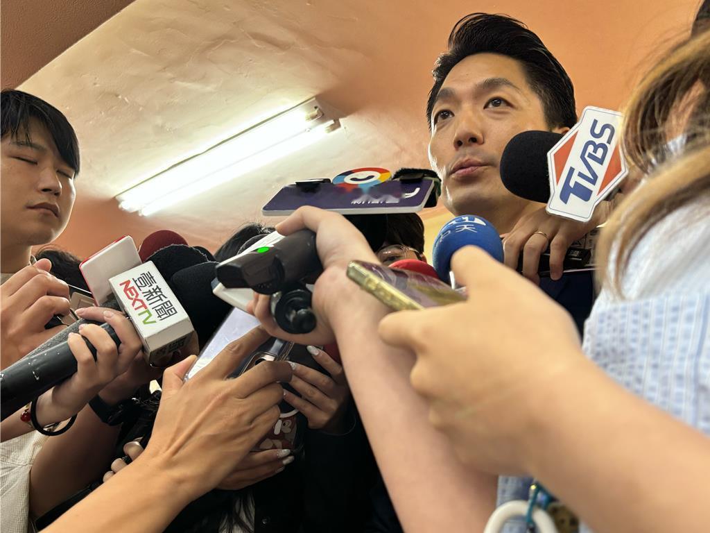 中联总经理列席专家会议蒋万安：这不是官商勾结什么是官商勾结？台中市长卢秀燕