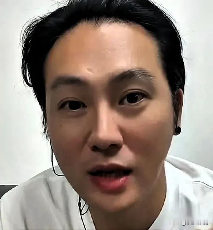 还有哪些事藏着掖着？昨天晚上有个博主直播时抱怨，说自己被一些粉丝讨厌。这些人是