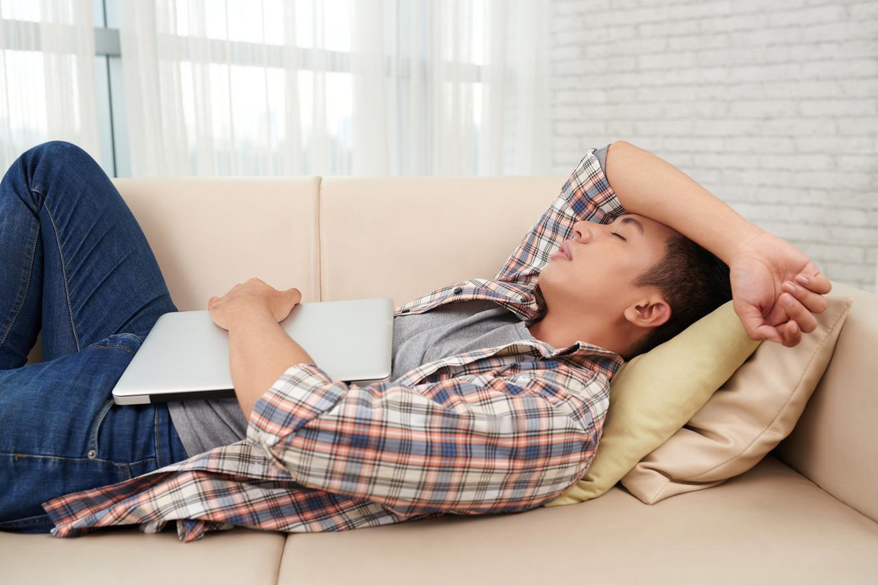 医生：午休成习惯的人，大多在45岁后，冠心病或提前10年找上门？一提到“午休