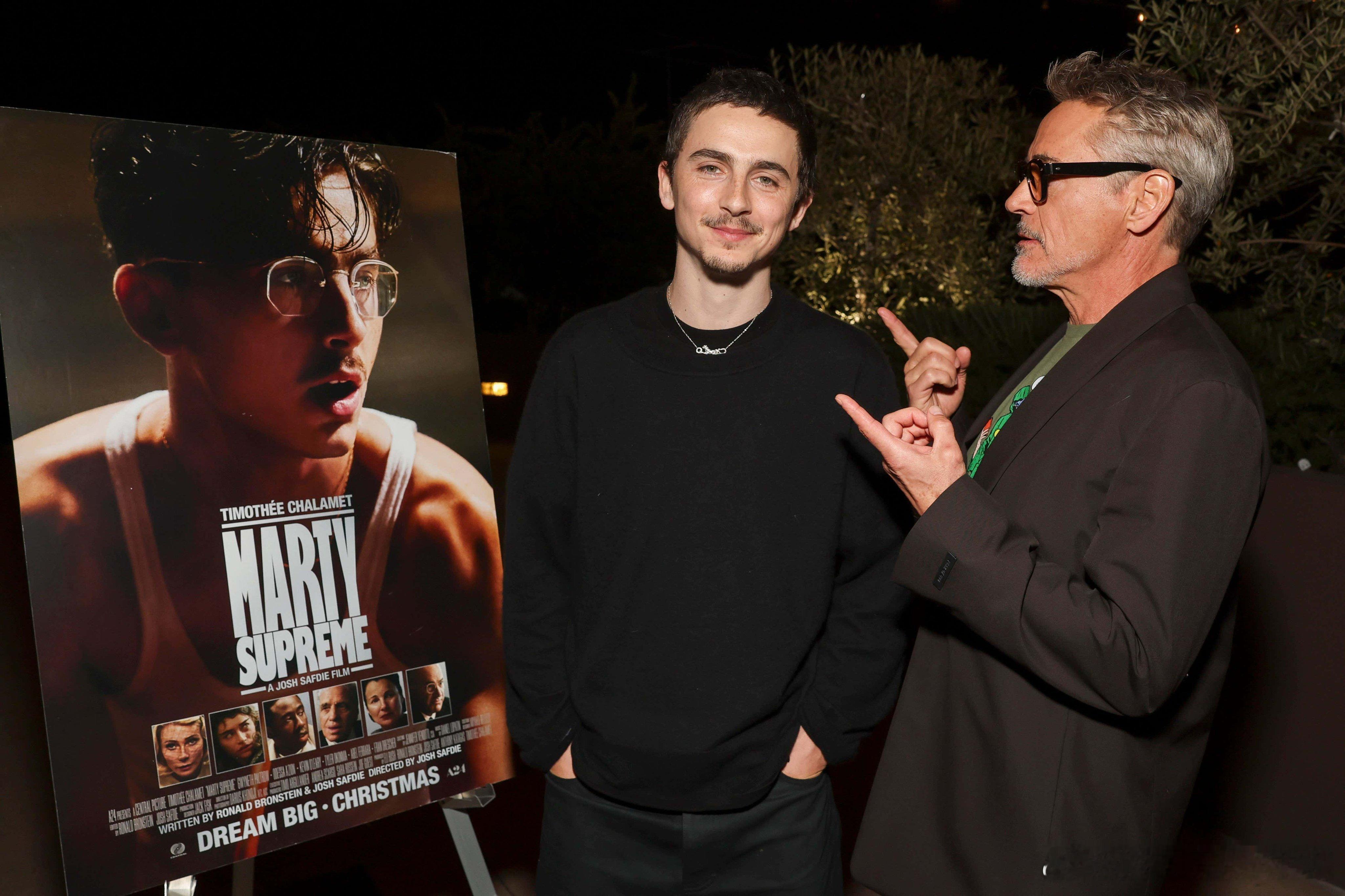 小唐尼甜茶合影小唐尼主持甜茶活动昨日，小罗伯特·唐尼（RobertDowne