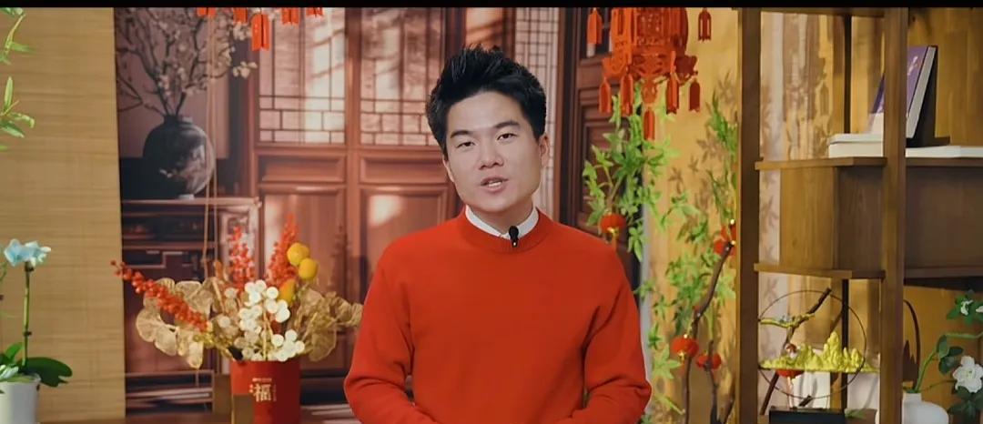 终于理解了，就像这次与辉同行向贵州榕江捐赠物资，他却没有在与辉同行的账号上发，