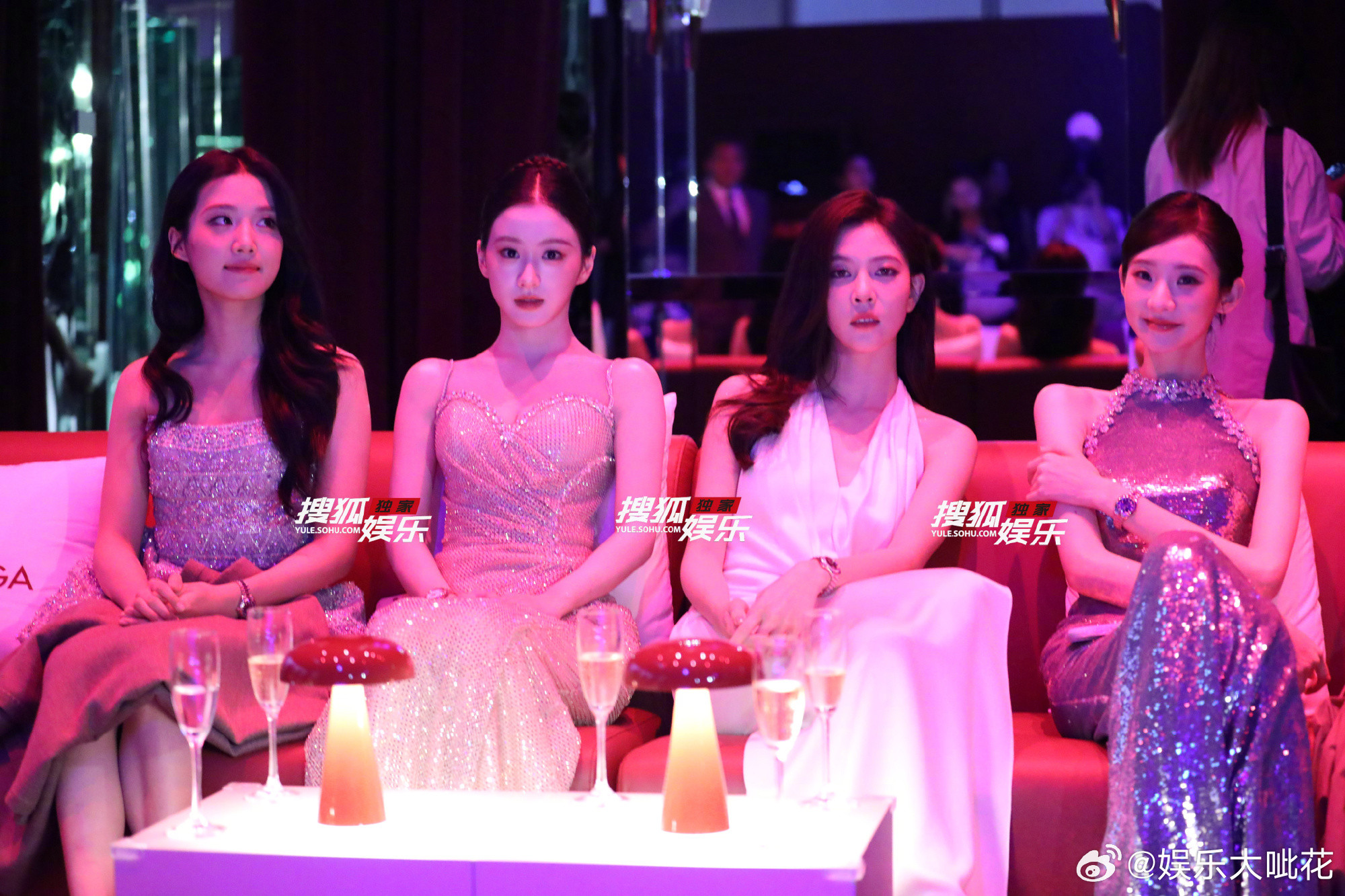 卢昱晓、包上恩、宋妍霏、张艺凡亮相活动现场，你觉得谁状态更好[思考]​​​