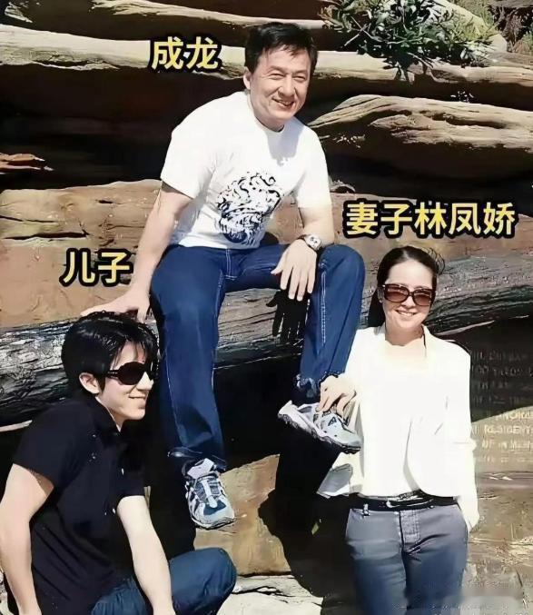 成龙眼光不差，这大长腿审美不过时
