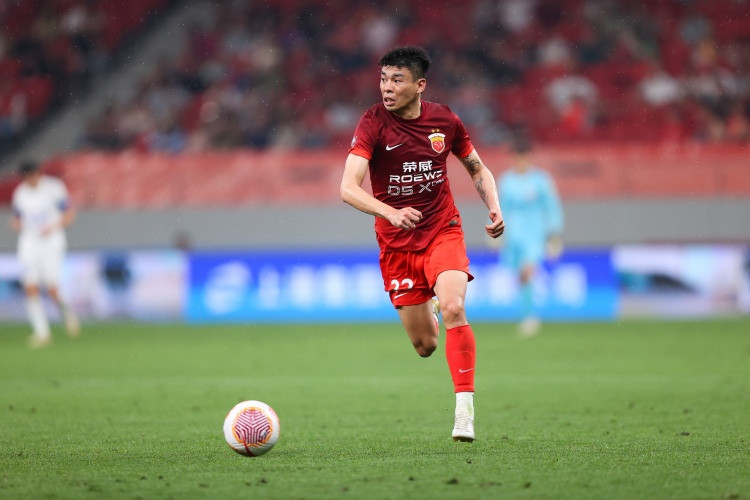 李帅: 从没想过会随队拿到四个冠军, 我们不会听外界过多的舆论