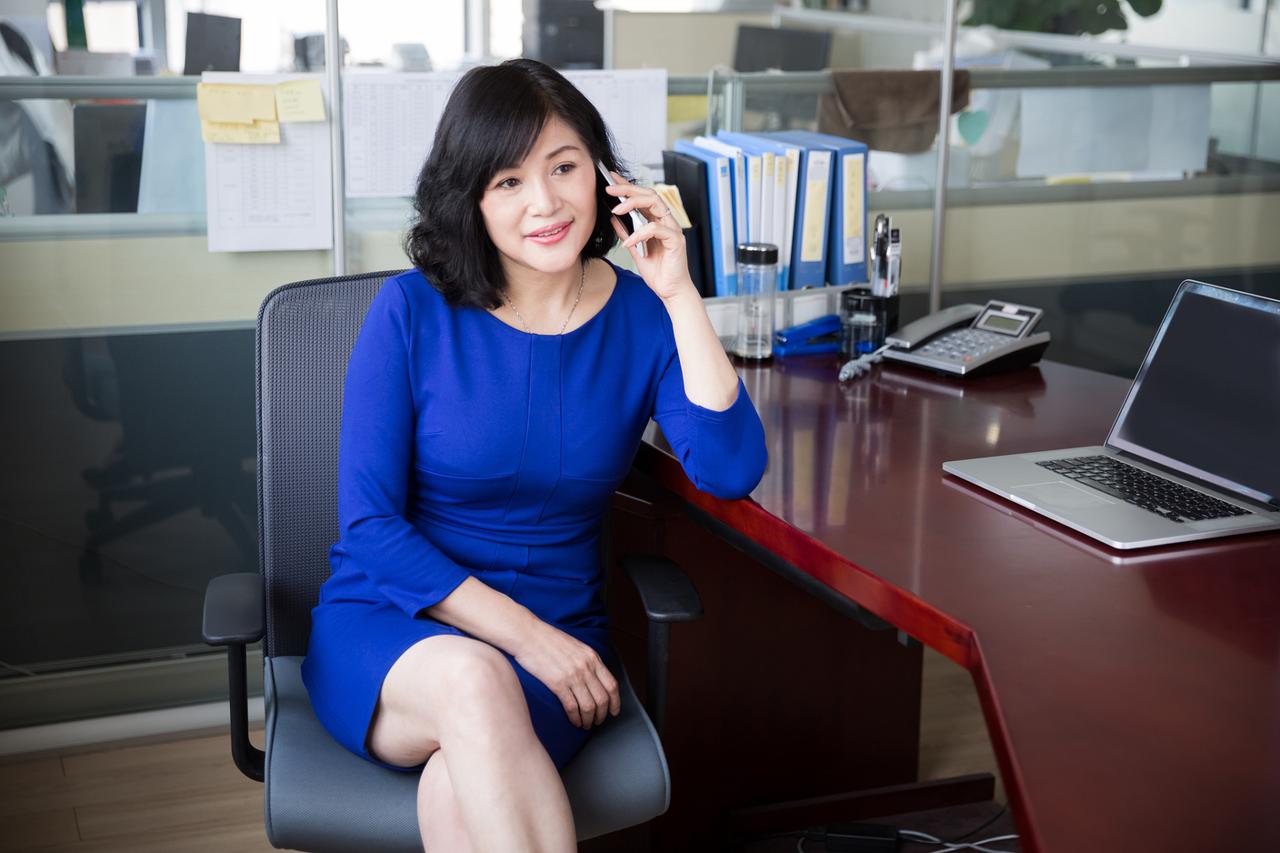 “玩不起！”北京，一女子45岁女子入职某公司，才干了5年，公司就以她“年满50岁