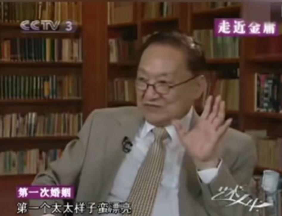人人皆知金庸是武侠宗师，却少有人知他这一生有多苦，写尽天下侠客的人，自己却扛着最