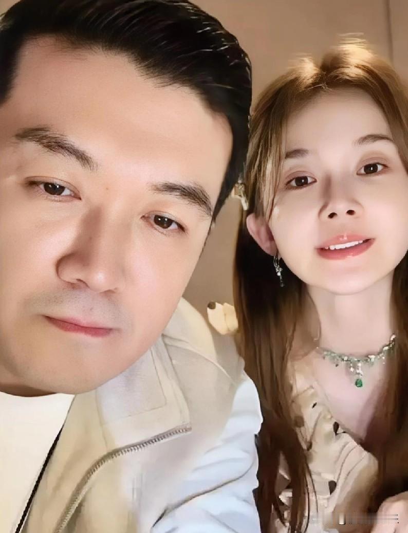 惊爆！赵樱子恋情“月更”，背后藏何玄机？赵樱子又凭感情动态炸翻热搜！12月2