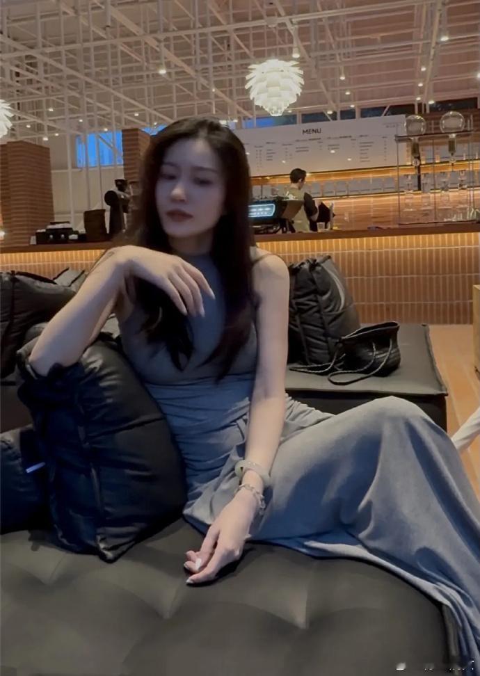 这种精致女人无敌[抱抱]​​​