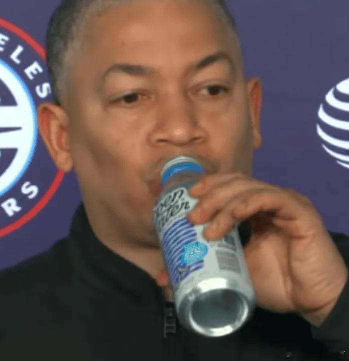 卢说：大洛可能很难适应球队的第二阵容节奏，毕竟其他球队都会换上小个阵容提速打，不