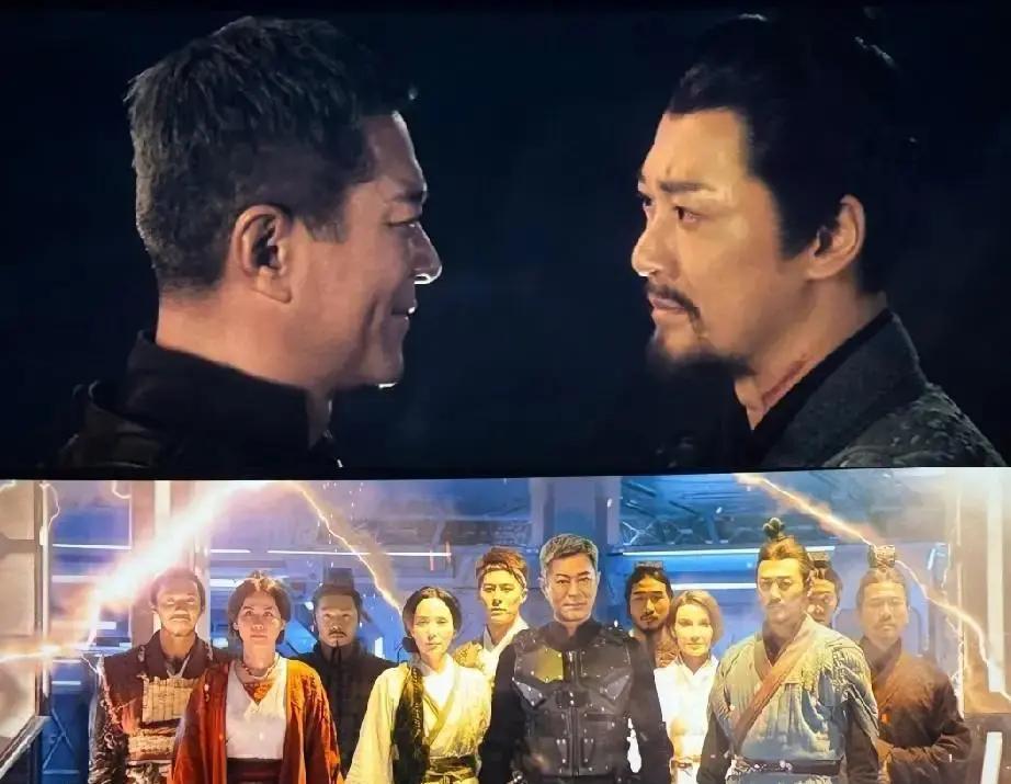 当年看《寻秦记》觉得结局挺扯，一帮现代人拿着机枪火炮跟秦军对轰，简直是侮辱智商