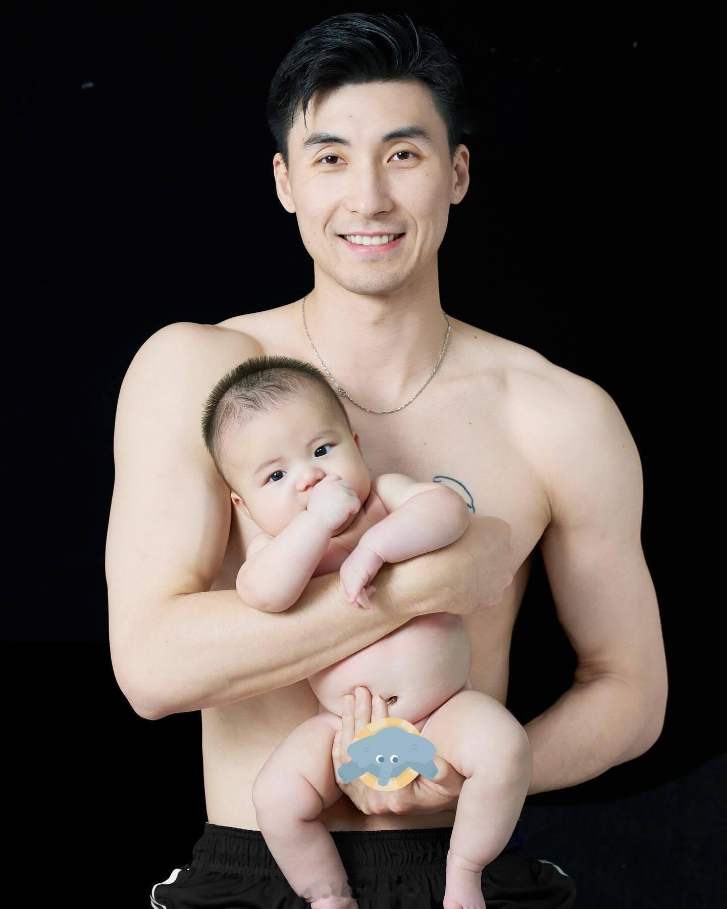 孩子出生满百日，于垚辰在社交媒体发亲子照。中国男排​​​