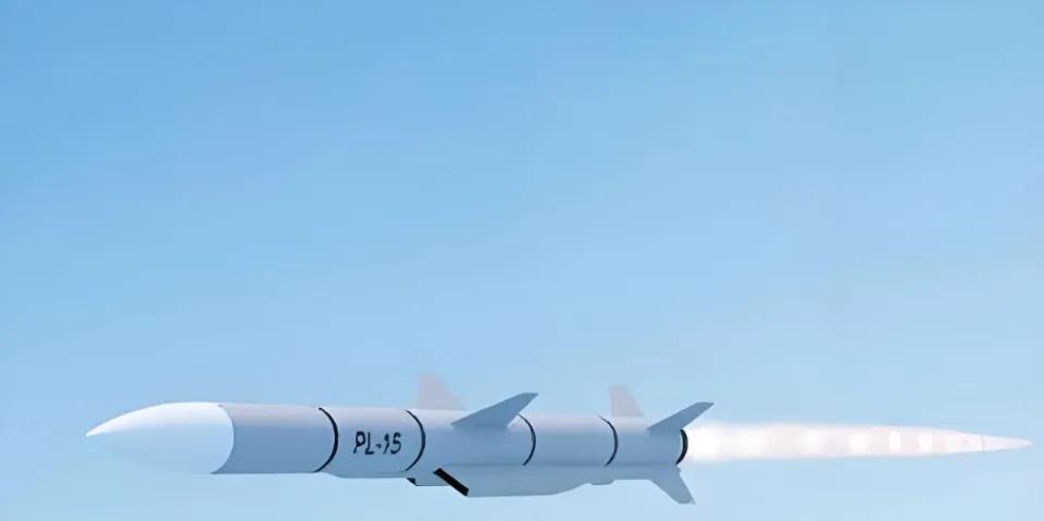 外媒剖析霹雳-15空空导弹，对一个数据惊讶：感慨阵风输得不冤近期，西方某智库对