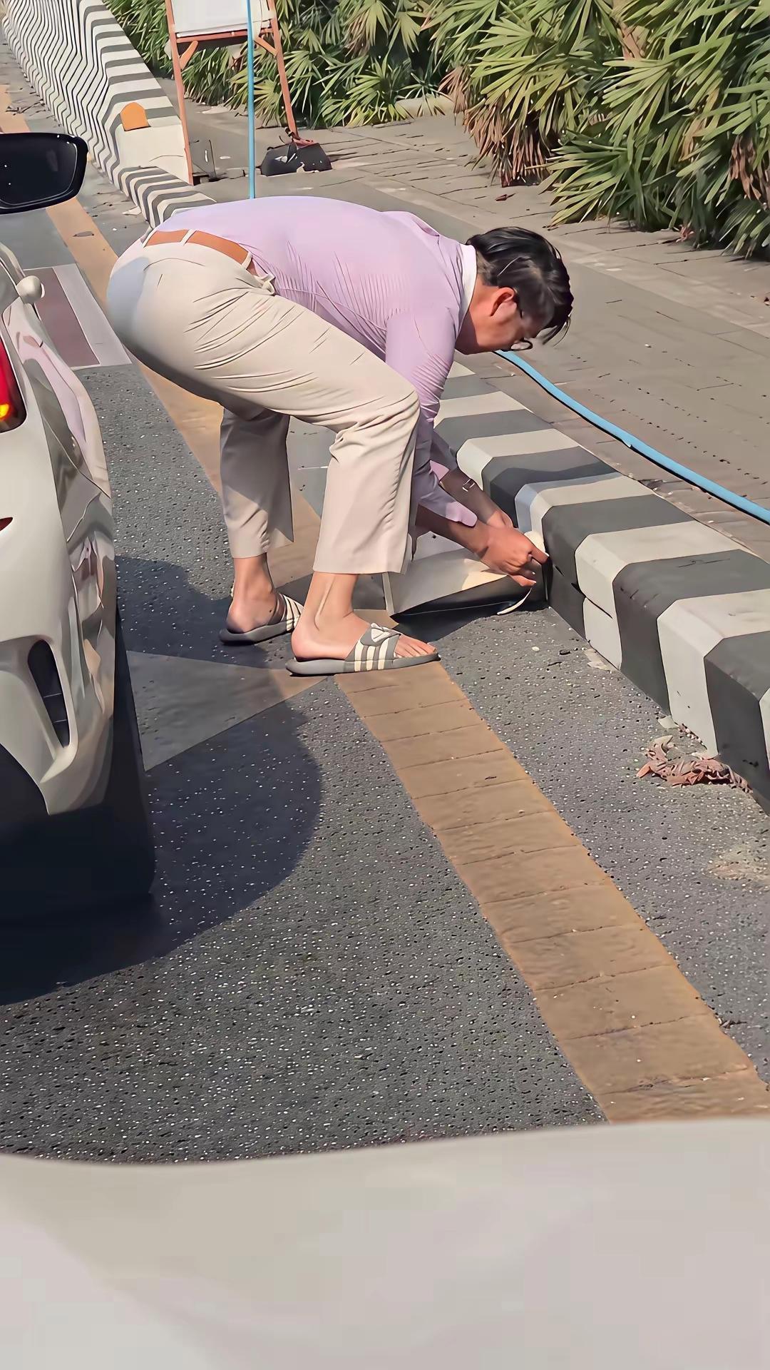 这就是有钱人的素质怪不得人家开宝马