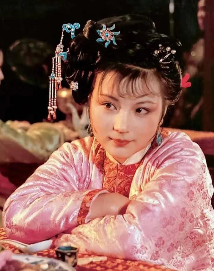 网友问《红楼梦》里为啥史湘云看着好像比林黛玉惨，却没那么多读者心疼？其实细究起来
