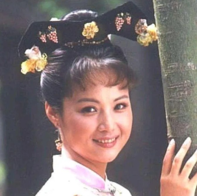 1705年，终年不洗澡，不吃药的93岁宫女苏麻喇姑逝世，51岁的康熙为了再见她一
