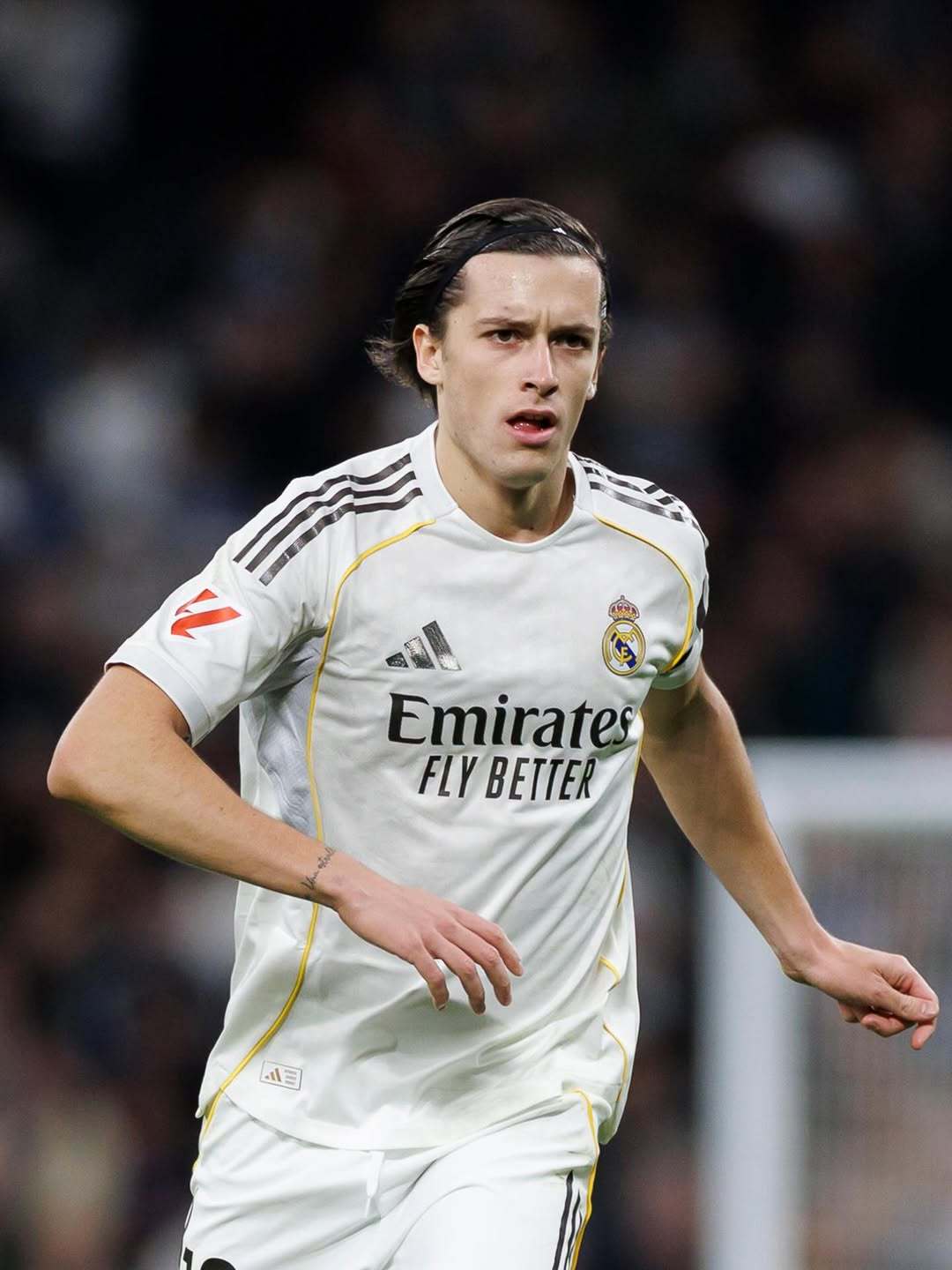 MelchorRuiz：卡雷拉斯右小腿肌肉受伤后，预计他只会缺席一周。Abra