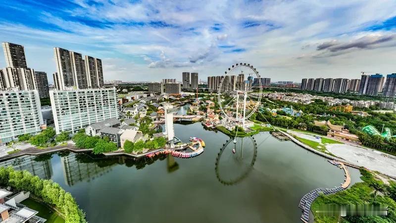 岭南明珠清晖园坐落于佛山顺德大良，与梁园、可园、余荫山房并称岭南四大名园。这