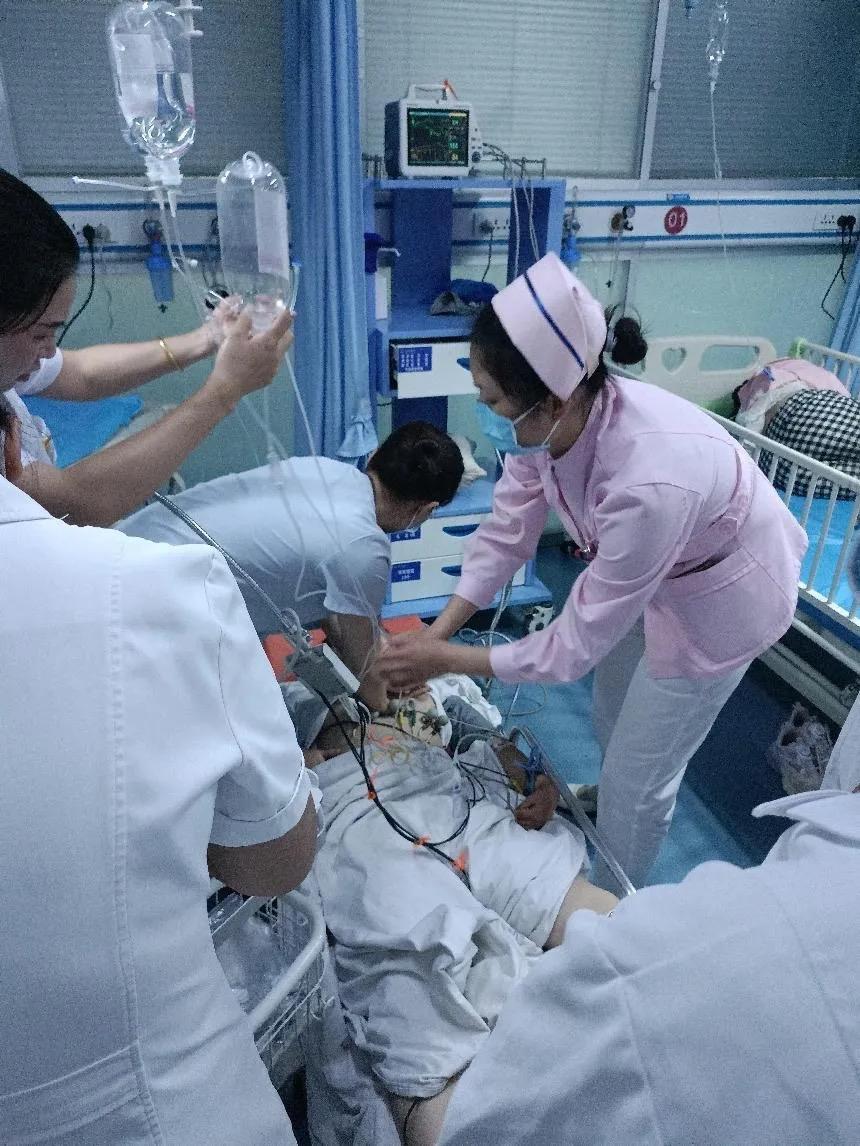 河北邯郸发生的一起悲剧，像一块巨石投入平静湖面，激起层层涟漪，让无数人揪心不已。