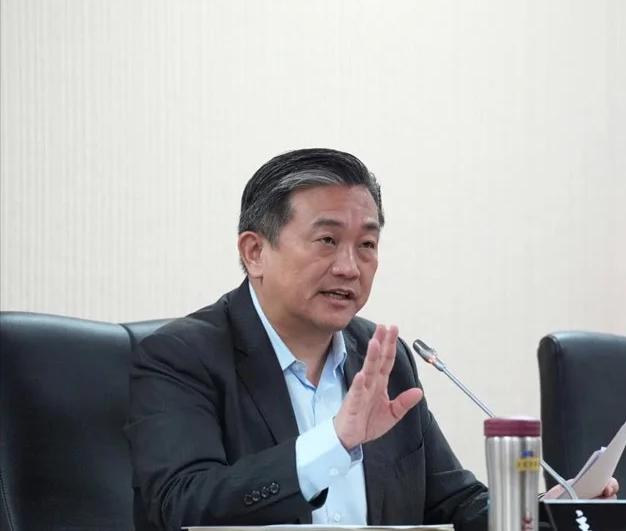 王定宇再爆婚外情！多次夜睡名媛香闺被抓包民进党立委王定宇再陷不伦风暴！日《镜