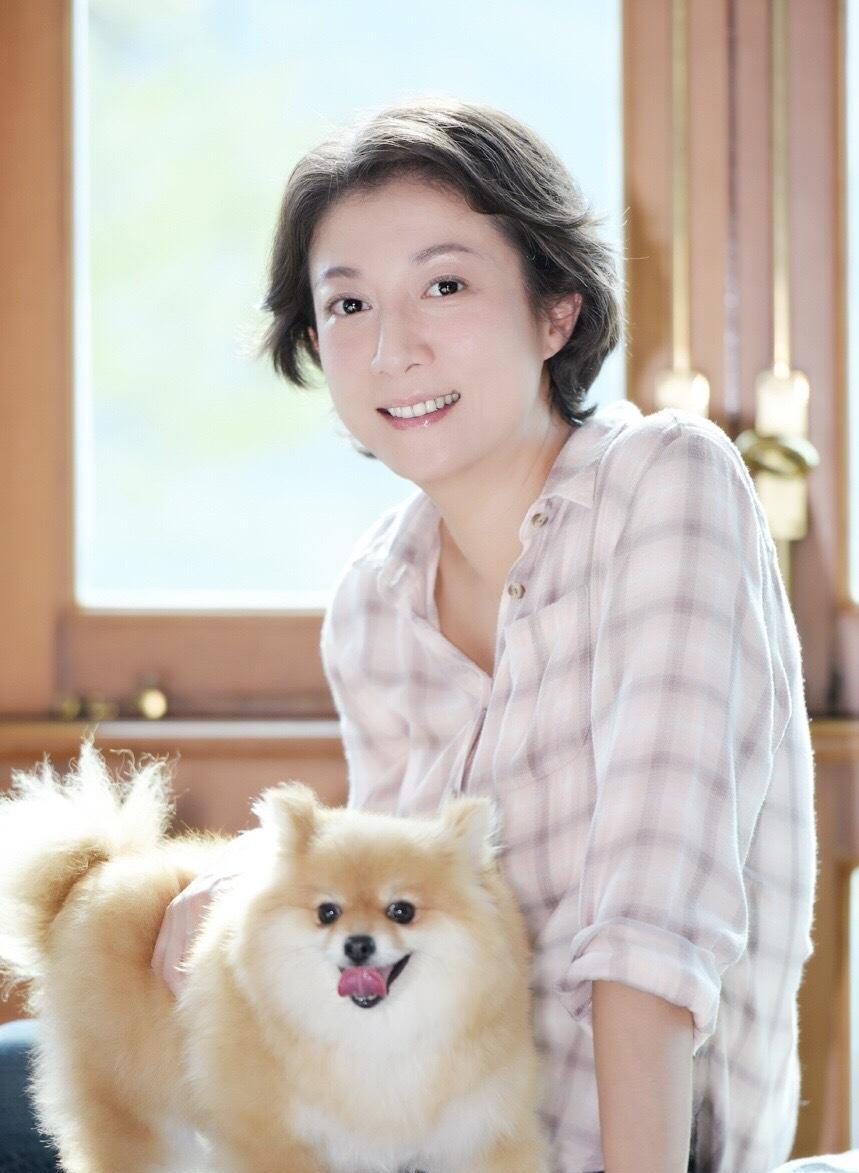 同样是嫁豪门，有人被宠成公主，有人却半生漂泊。郭碧婷嫁进向家后，婆婆向太一路力