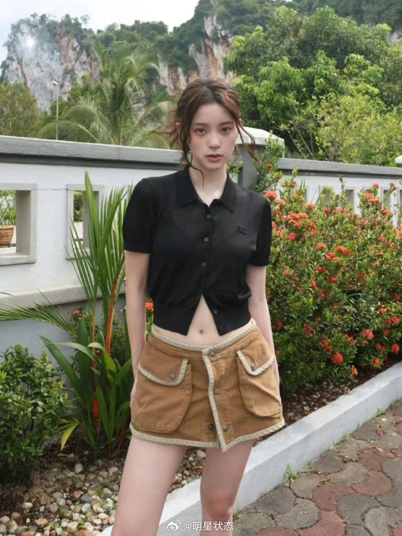 欧阳娜娜转眼就这么大了，还存留在她小时候