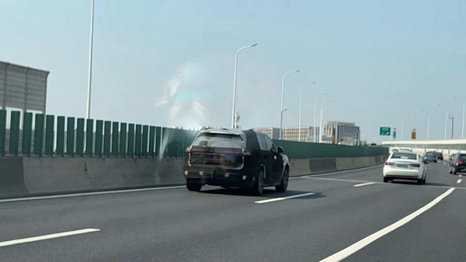 乐道L80谍照也上路了，依旧增程，也符合像是问界或者理想，在这些系列中间做中间数