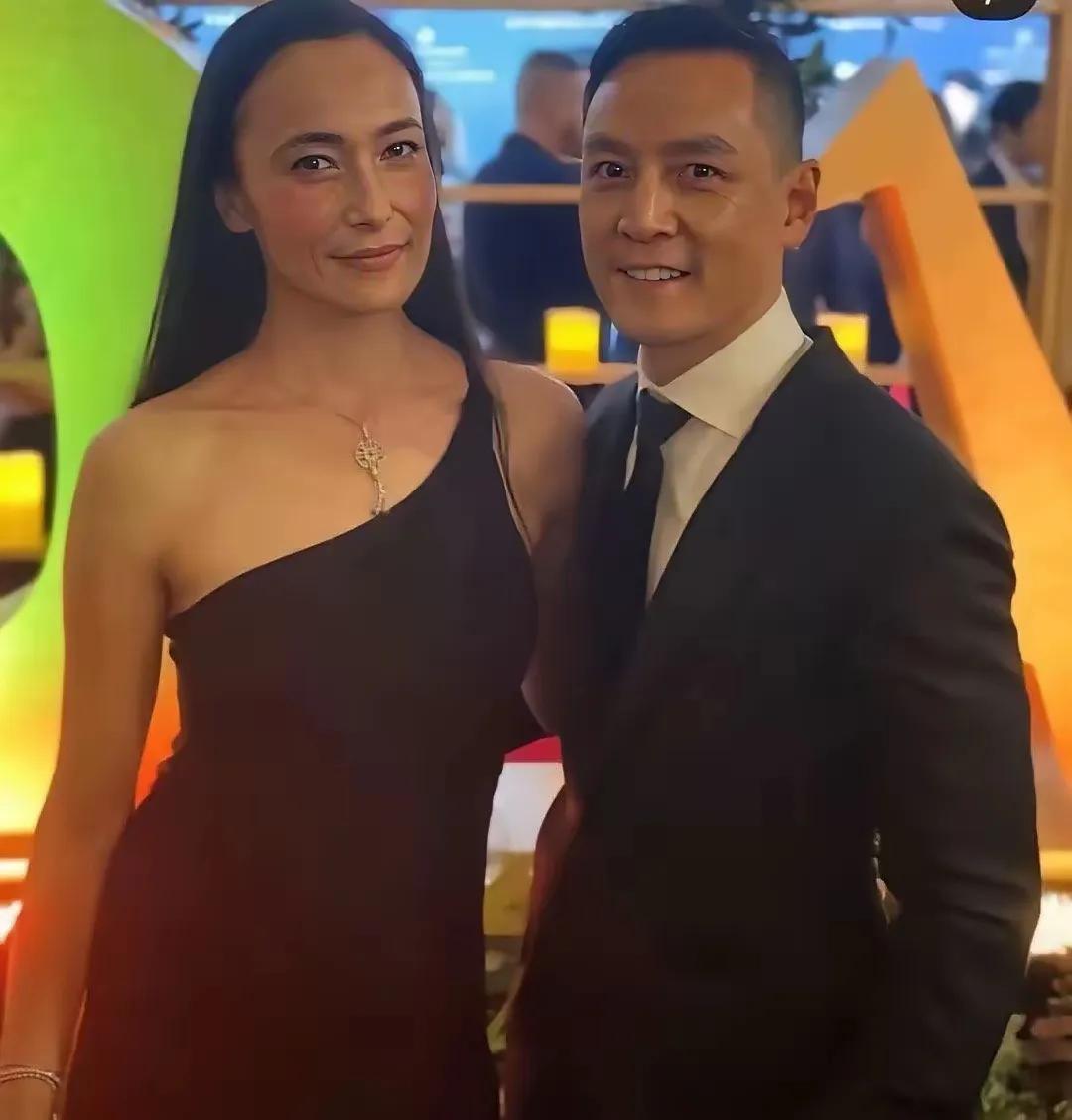 吴彦祖的老婆比他还有男人味！很多人都说吴彦祖眼光不行，找个老婆和自己像双胞胎。