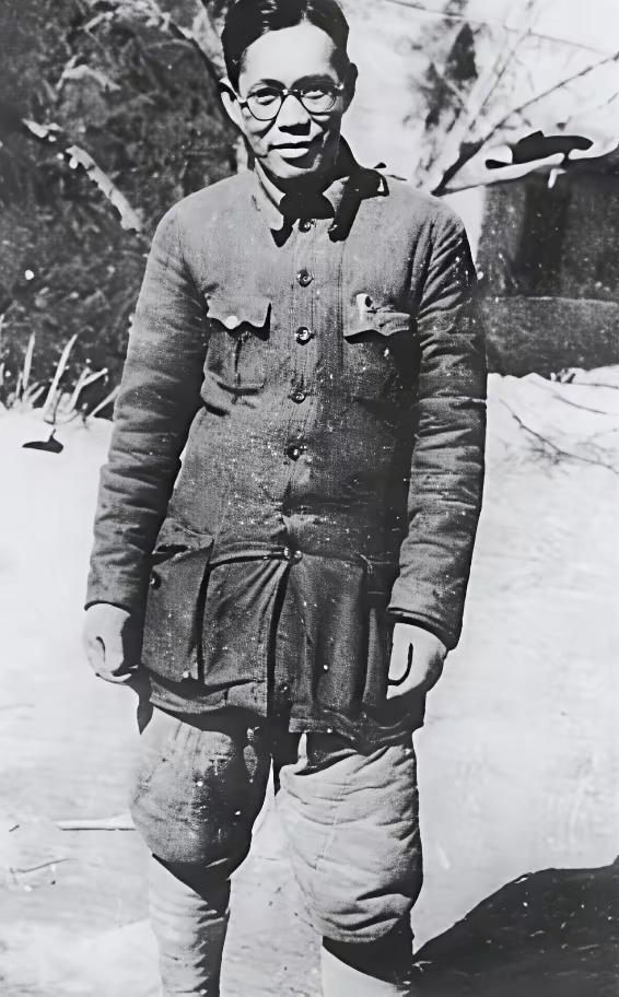 1947年，严重胃病，加上连日转战，形销骨立的刘亚生不幸被俘，胡宗南叫来女部下：