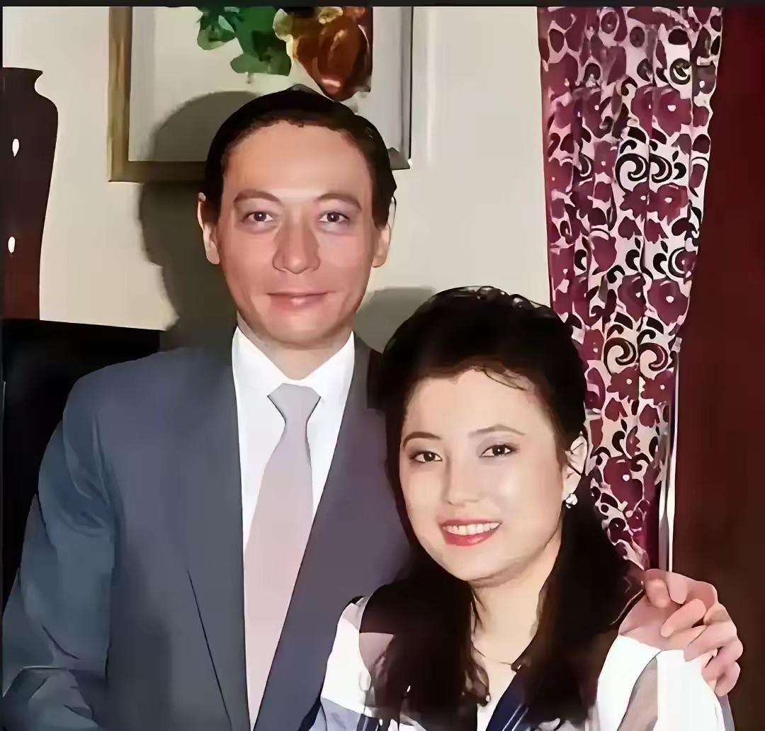 2004年，蒋经国的儿媳妇方智怡主张“两蒋归葬大陆”，没想到的是，蒋经国的私生子