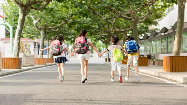 未来10年教育大变，家有娃的赶紧看过来！各位家长注意了，中小学、高中学源都