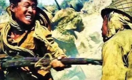 1942年，一老汉去给八路军送水时，半路上碰到了鬼子。那天张老汉挑着担子走在田