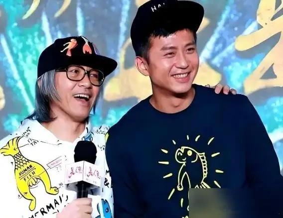 周星驰的新片《女足》，为什么不用邓超了？答案很简单，两个字：成本。不是邓超演