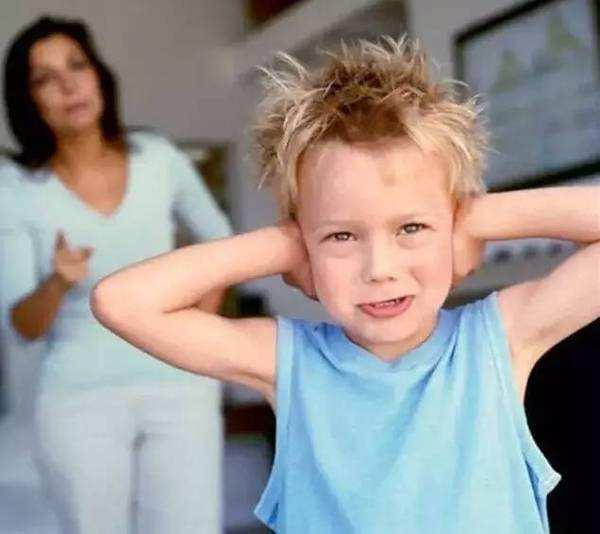 有多少孩子, 是在坏人来了的谎言中长大的?