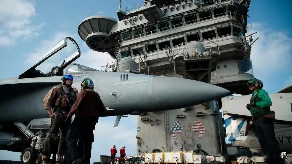 有些人，挺有意思的。美国轰炸了几天伊朗，导弹快要没有了。美国的防空系统，快要