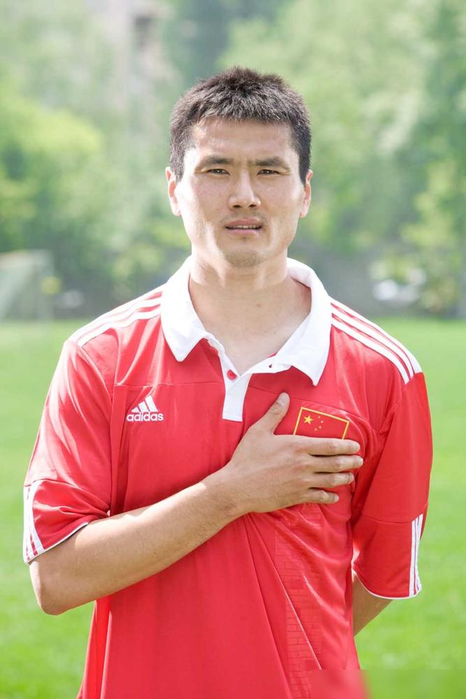 邵佳一当选国足教练，他应该立刻做这3件事：1、邀请孙继海当助理教练2、多