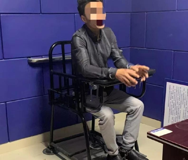 日租房里约个会，转头被刀架脖子，15000块就这么划走了。这事真发生在南昌，