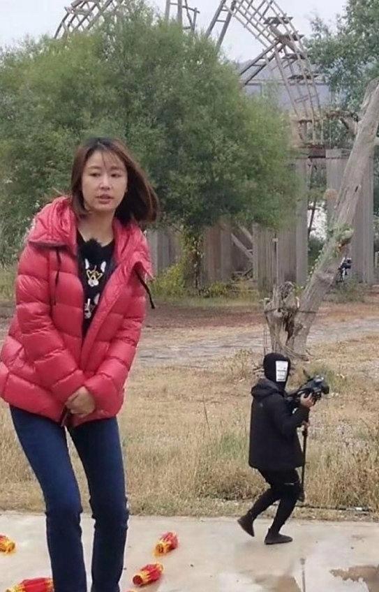 其实明星离开了美颜滤镜，跟普通人差不多啊。