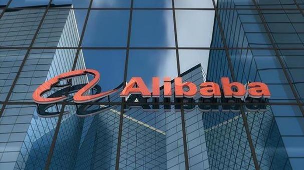 中国未来会出现一个非常恐怖的商业模式，就是S2B2C产业平台模式，这是阿里提出的