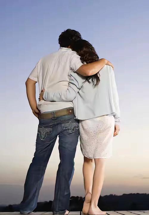 男人做到这些，根本不缺女人。一，关心女人的生活，嘘寒问暖。尤其对女人的情绪与