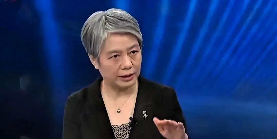 心理学上说：如果一个人对待家人不耐烦态度差，对外人又很客气和善，不是不孝顺，而是