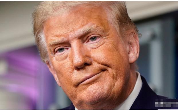 一觉醒来，特朗普又开始威胁了： “谁向伊朗提供军火，美国就对谁加征50%关税