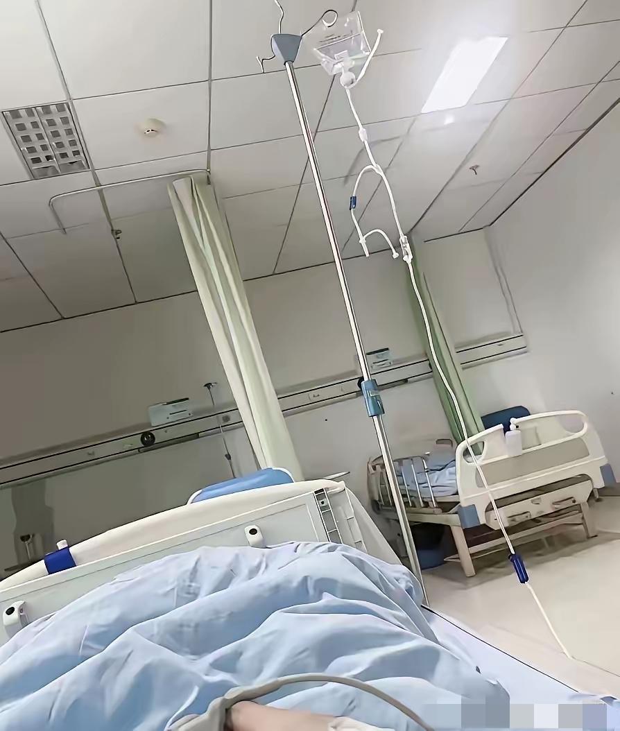 痛心了，病房里93岁的老阿姨在睡梦中永远离世，65岁的女儿没有流一滴眼泪！上午给