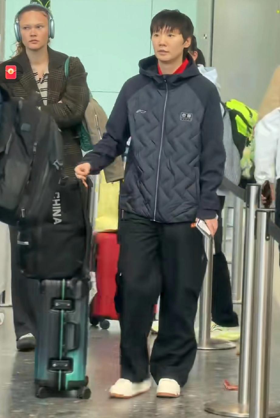 王曼昱回北京了！这次鳗鱼对本次伦敦团体世乒赛很不满意，肉眼可见这姑娘有点伤心