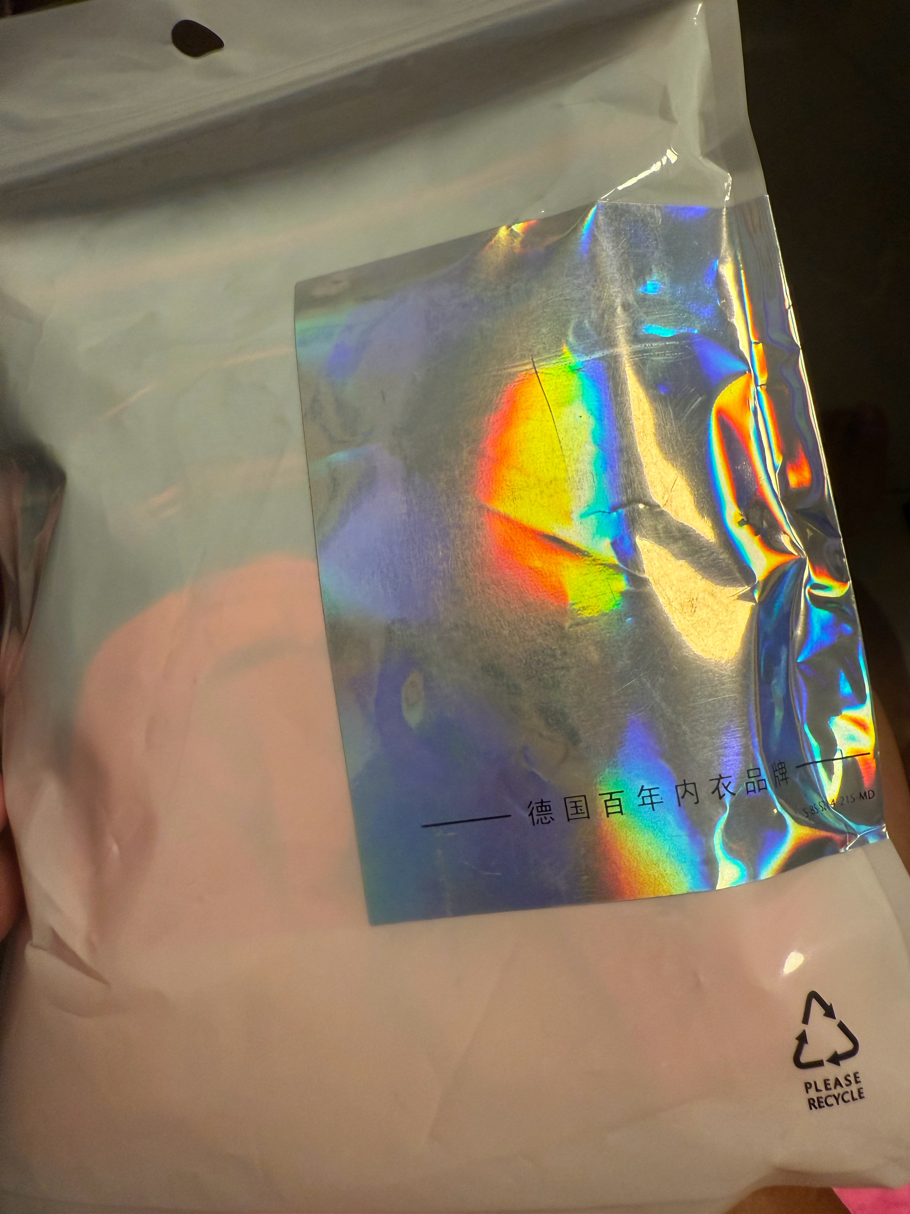 一直喜欢这个品牌，比CK好​​​