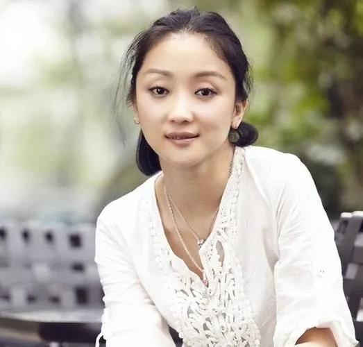 演员张瑶早年和孙浩相识相知，二人惺惺相惜，一度走到谈婚论嫁的边缘，却最终没能步入